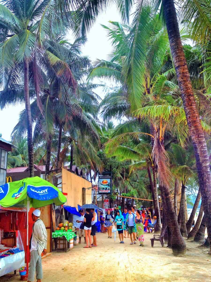 Shops and Restaurants in Boracay