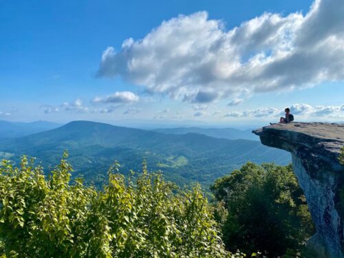 Hiking along the Appalachian Trail to the famous McAfee Knob