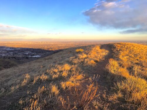 Hiking on Green Mountain with views over Denver