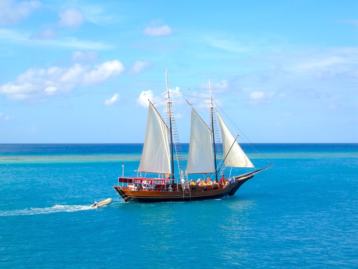 Sailing in Aruba